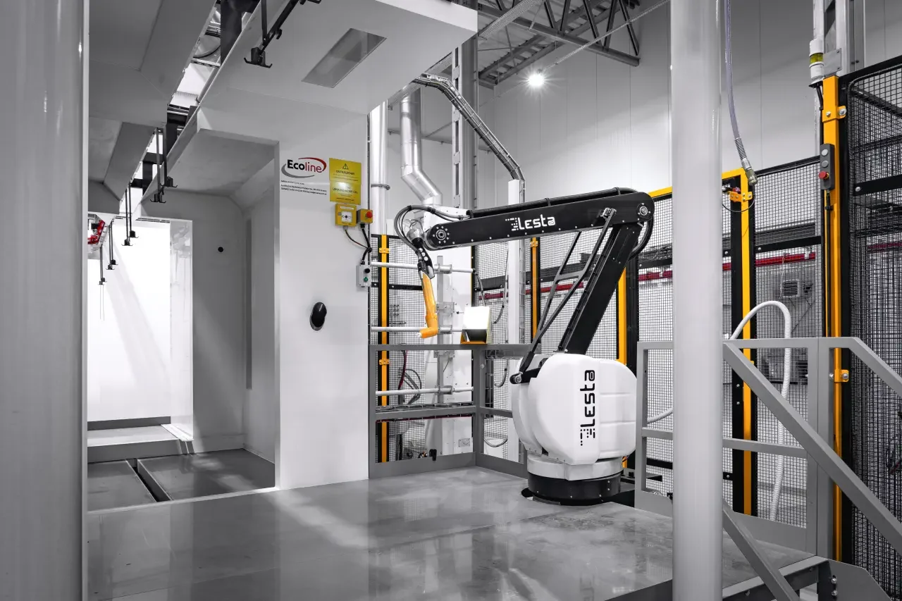 Automatisierte Lackieranlage im Werk von Masuria Industry.