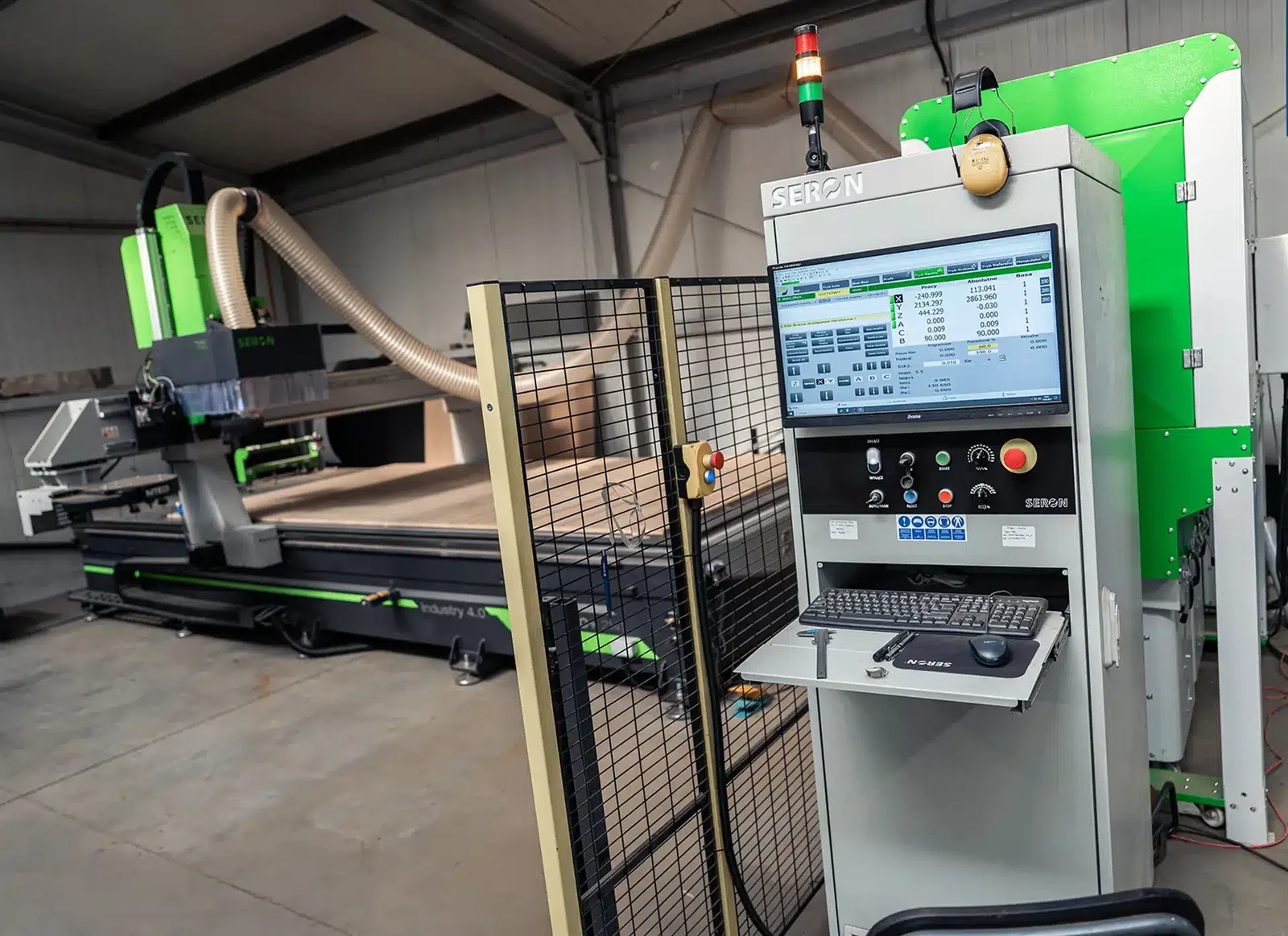 CNC-Bearbeitungsstation für Holz und Plattenwerkstoffe.